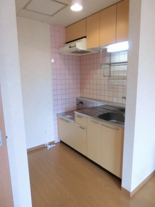 地下鉄東西線 宮の沢駅 徒歩7分 3階建 築22年のキッチン写真