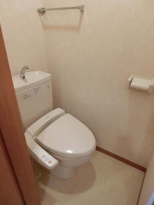 地下鉄東西線 宮の沢駅 徒歩7分 3階建 築22年のトイレ写真