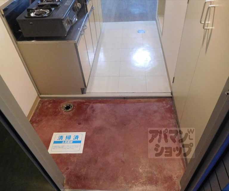 鞍馬口フラットの玄関写真