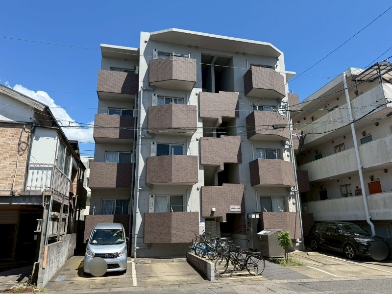 パラディーゾ下荒田の外観写真