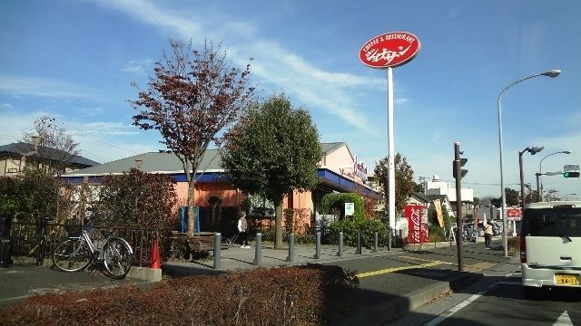 コンビニ　セブンイレブン横浜瀬谷駅北口店（コンビニ）まで617m
