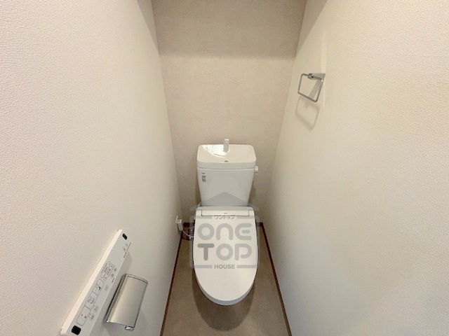 地下鉄長堀鶴見緑地線 今福鶴見駅 徒歩3分 10階建 築1年のトイレ写真