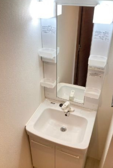 洗面設備　別部屋の画像を使用しております。
