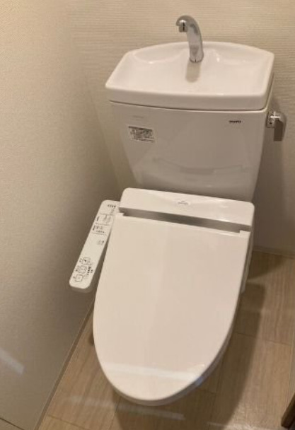 トイレ　別部屋の画像を使用しております。