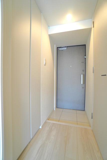 玄関　※写真は同タイプ住戸です。