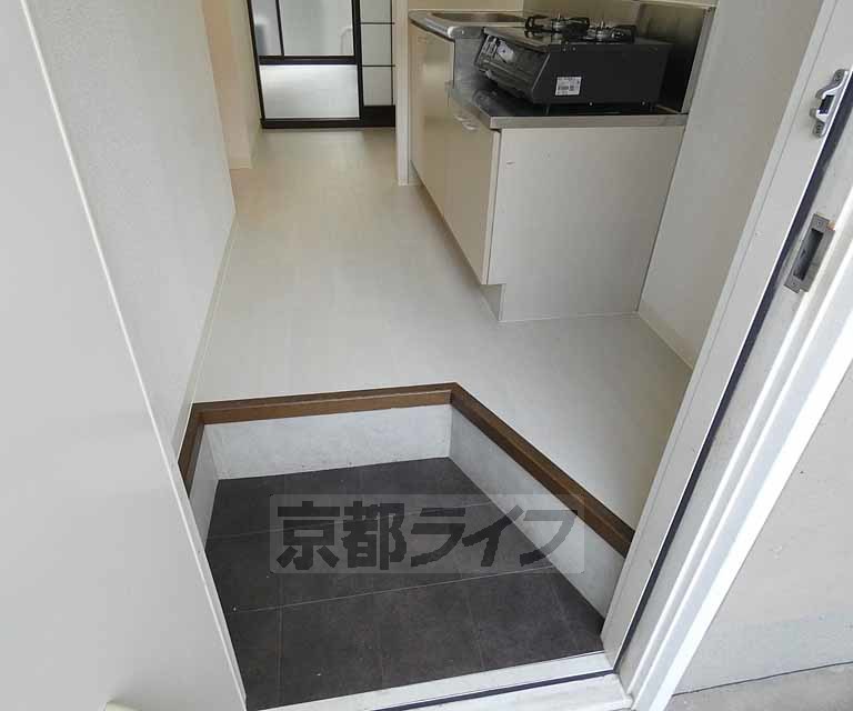 玄関　室内リノベーション！ ３点セパレートに変更！