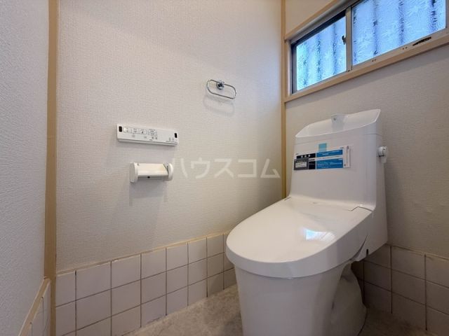 川越市大字山田戸建のトイレ写真