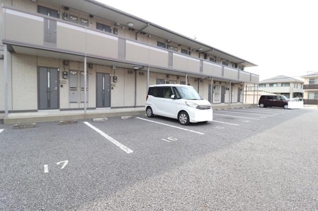 駐車場　駐車場