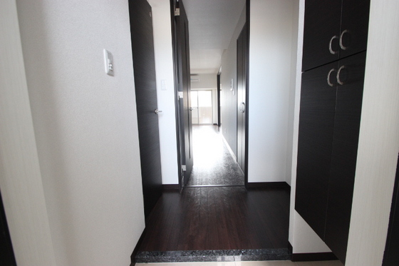 玄関　※別部屋の写真です