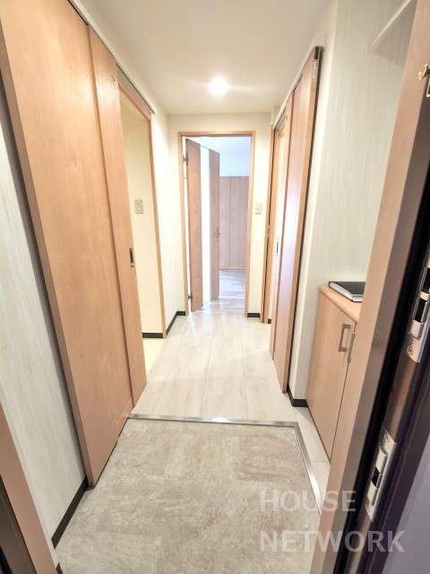 玄関　五条通面す角部屋