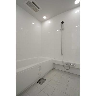 バス・シャワールーム　※写真は同タイプ住戸です。