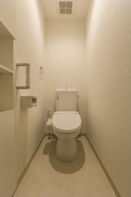 トイレ　落ち着いた色調のトイレです♪