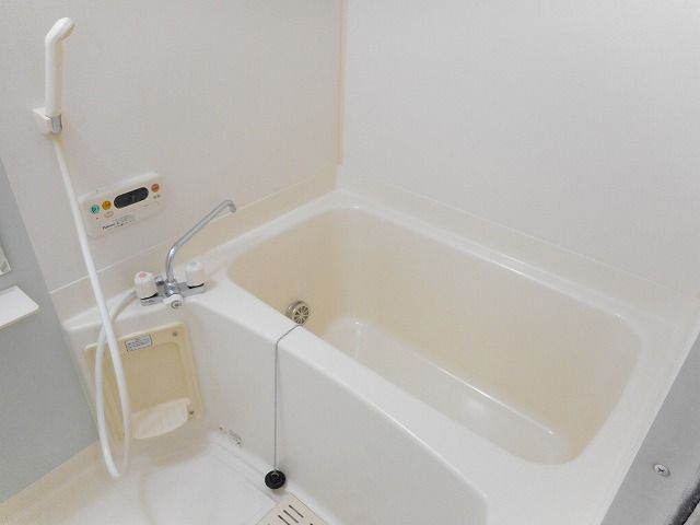 シャンドフルール元町の風呂写真