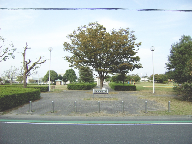 【浜松市中央区高丘西のマンションの公園】