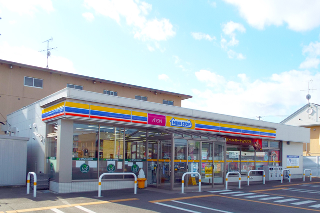 コンビニ　ミニストップ十和田北里大学店（コンビニ）まで196m