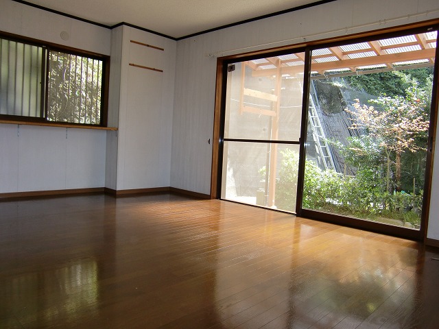 長崎市 2階建 築33年の居間写真