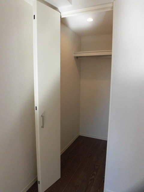 収納　洋室のウォークインクローゼット