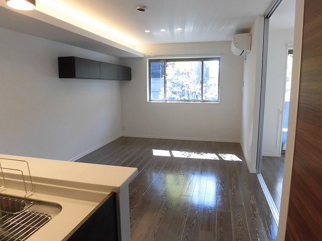 居室・リビング　14.3帖のリビング。南向きで日当たり良好です。