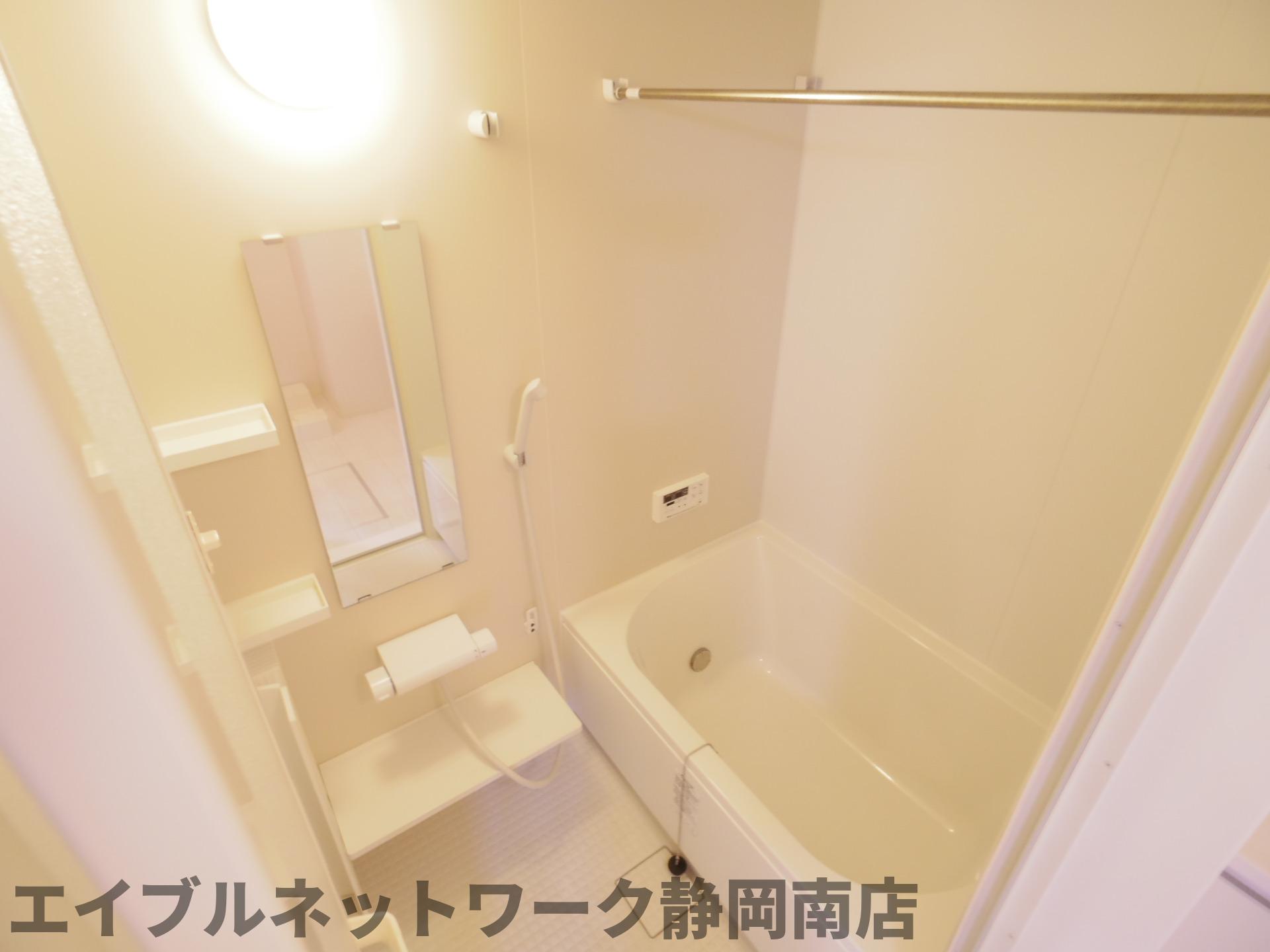 バス・シャワールーム　日々の疲れを癒すお風呂付です