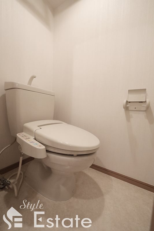 トイレ　温水洗浄便座