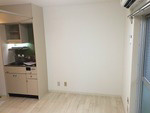 居室・リビング　同建物、他号室参考写真。家具・家電付。