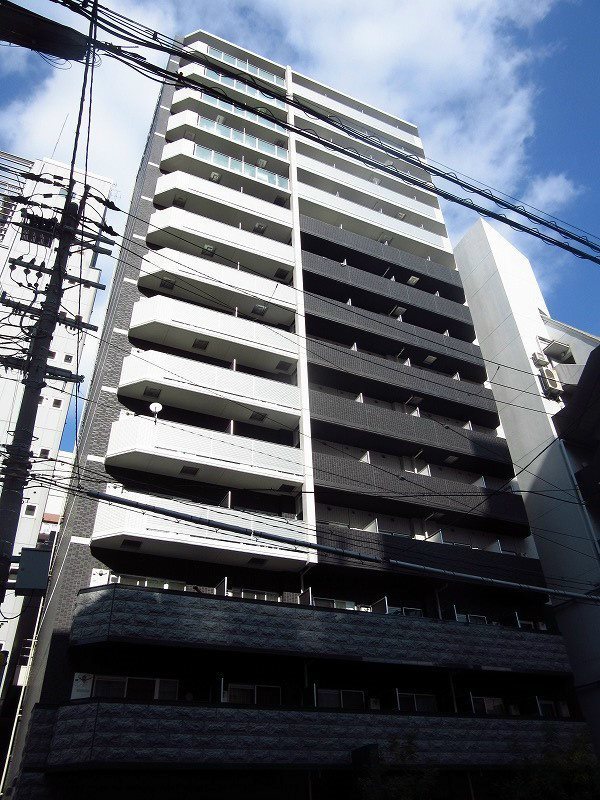 大阪市中央区道修町のマンションの建物外観