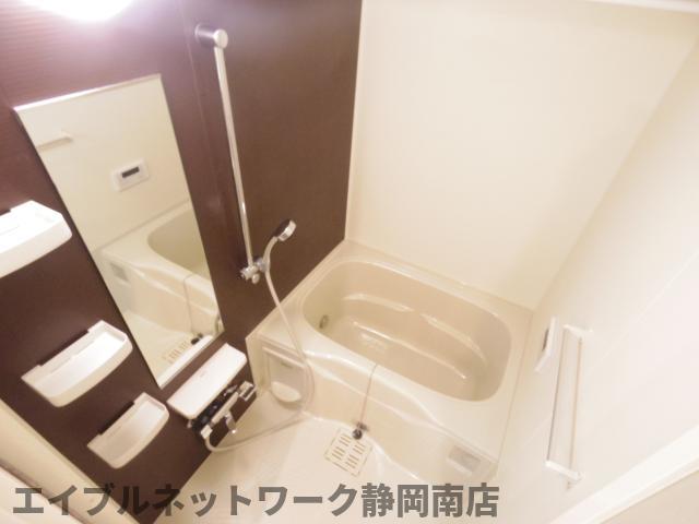 バス・シャワールーム　日々の疲れを癒すお風呂付です