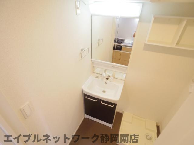 洗面設備　広い洗面スペース