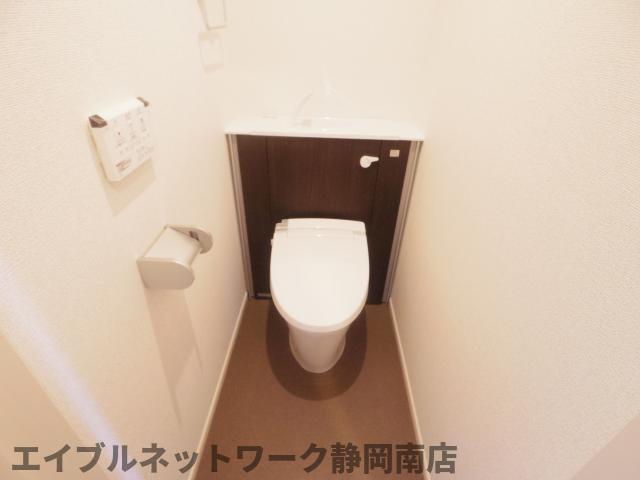 トイレ　コンパクトで使いやすいトイレです