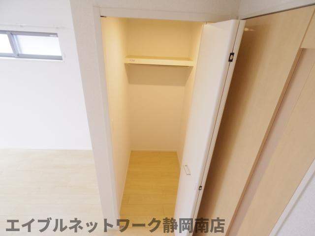 収納　たっぷりとした収納スペースです