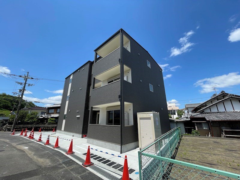 【ジーメゾン渚元町プレディアの建物外観】