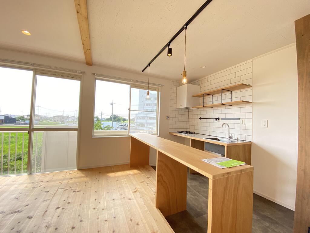 建物外観　☆ナチュラルな色感で暖かいイメージです☆