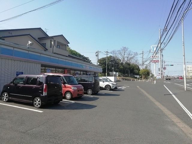 【北九州市八幡西区町上津役西のアパートのコンビニ】