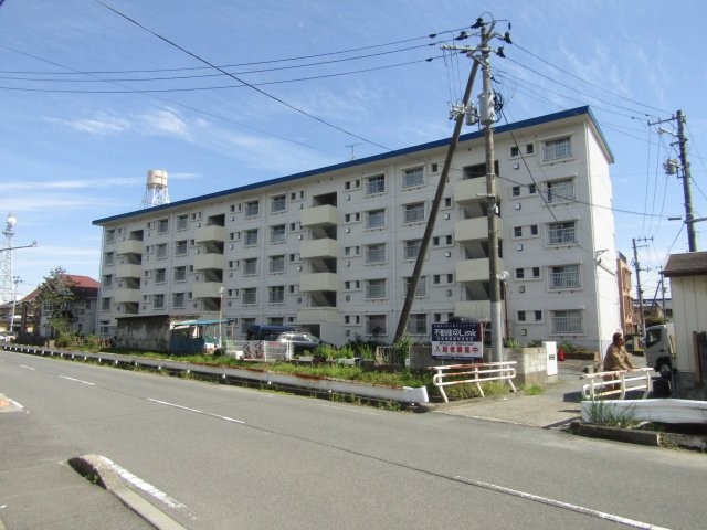 三倉マンションの建物外観