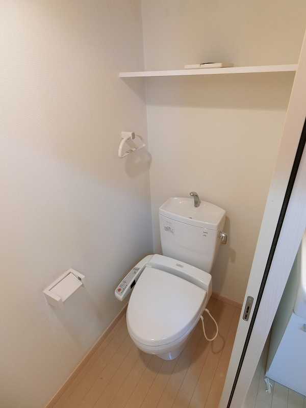 トイレ　※同物件、別部屋になります。