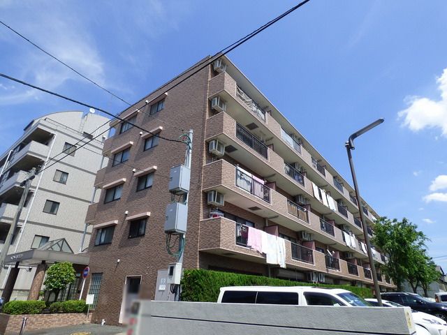 戸田市喜沢南のマンションの建物外観