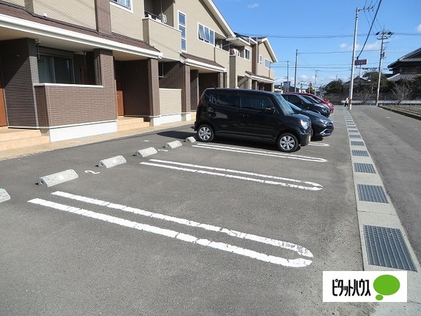 【メゾン東洋Ａの駐車場】