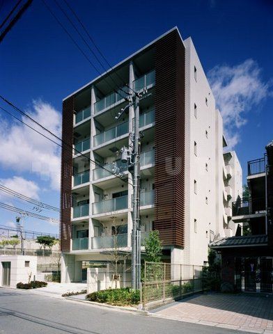 【吹田市山田北のマンションの建物外観】