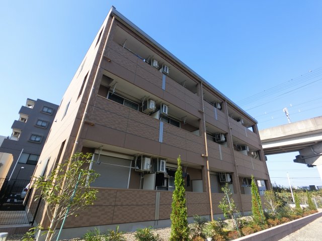 成田市東町のマンションの建物外観