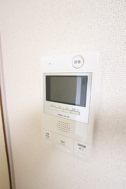 セキュリティ　モニター付ドアフォンなので、防犯対策になります♪