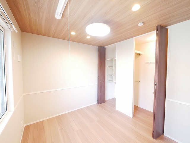 その他部屋・スペース　落ち着いて過ごせるお部屋なので、寝室にいかがでしょうか