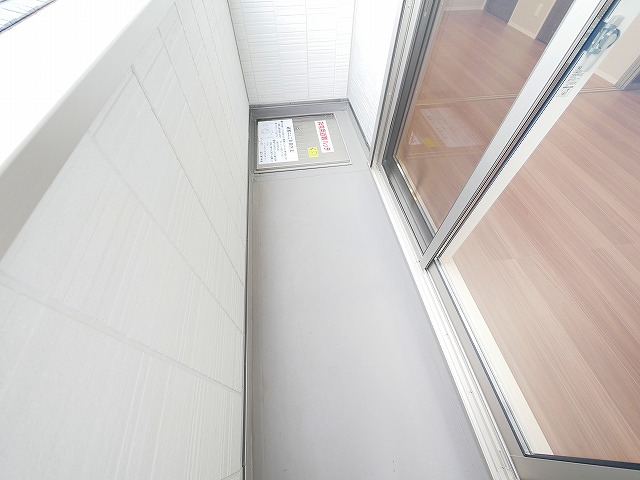 バルコニー　外からの目が気にならないバルコニーで洗濯物が干せます