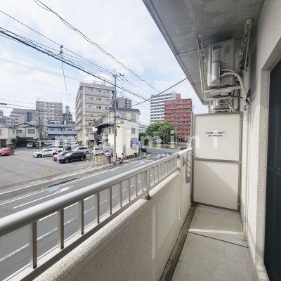 バルコニー　※写真は別号室のものですので現状優先とさせていただきます