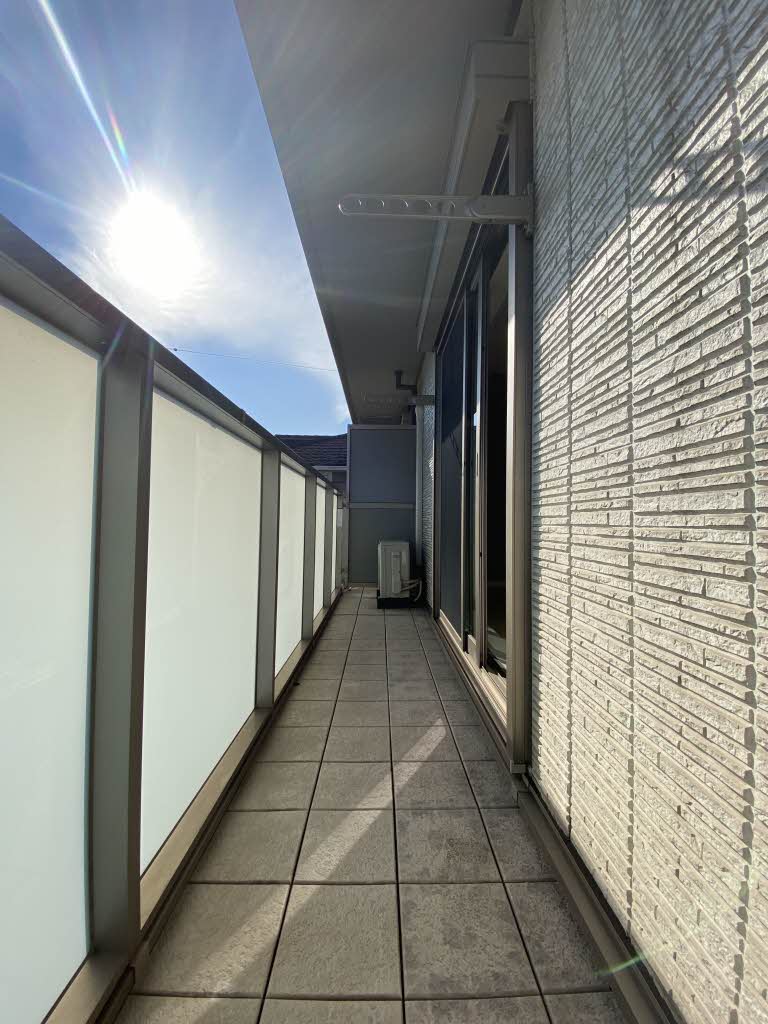 バルコニー　外からの目が気にならないバルコニーで洗濯物が干せます