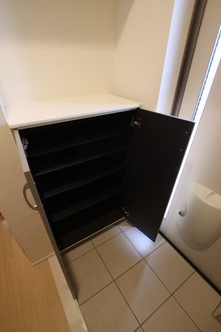 収納　シューズボックス