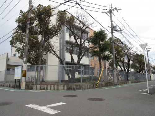 小学校　大阪狭山市立北小学校（小学校）まで198m