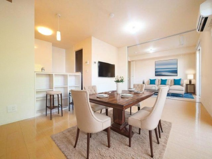 居室・リビング　CGで家具等を配置したもので家具等は含まれません