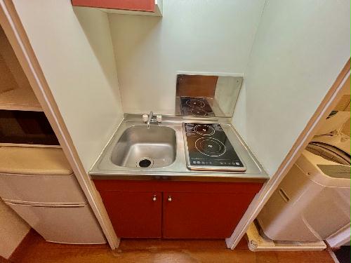 キッチン　設備・仕様は号室により異なる為、現況を優先いたします。