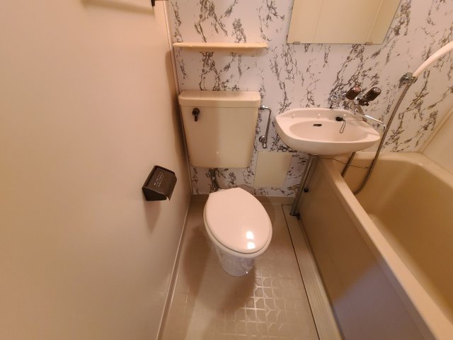 トイレ　メゾンパール泉