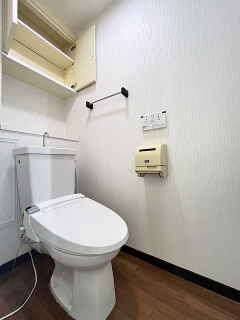 トイレ　温水洗浄便座